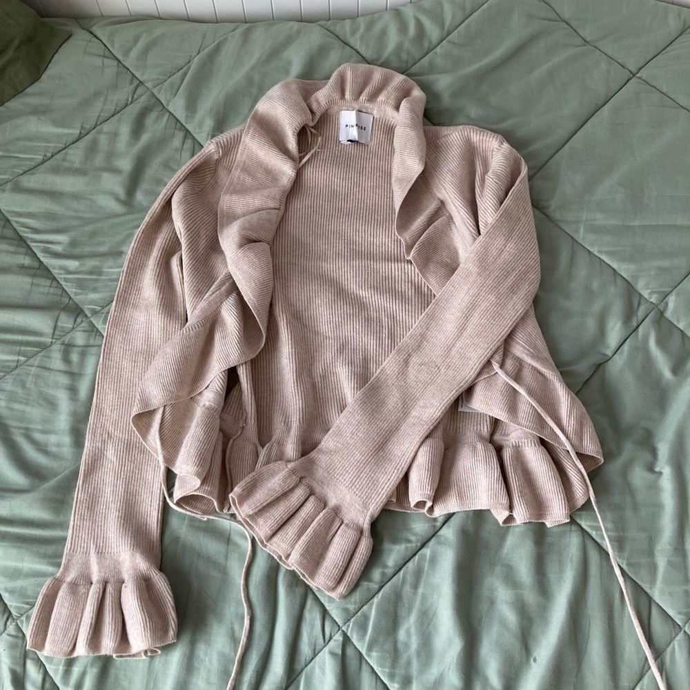 Cream sweater / cardigan